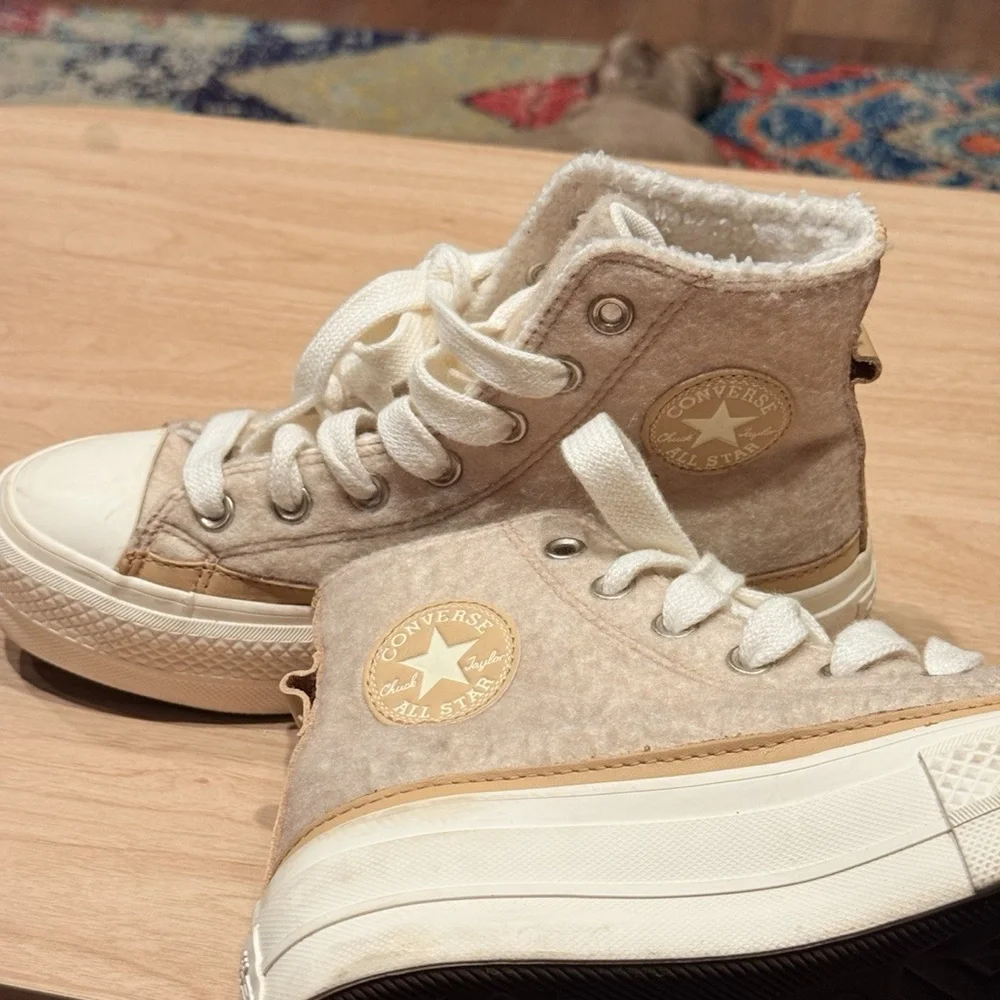 CONVERSE Chuck Taylor All Star Lift Platform Faux Mohair Size 6